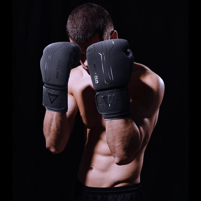 Боксерські рукавички Mytra Fusion 16oz чорні з бинтами, для MMA, Муай Тай, кікбоксингу, чоловічі та жіночі, тренувальні