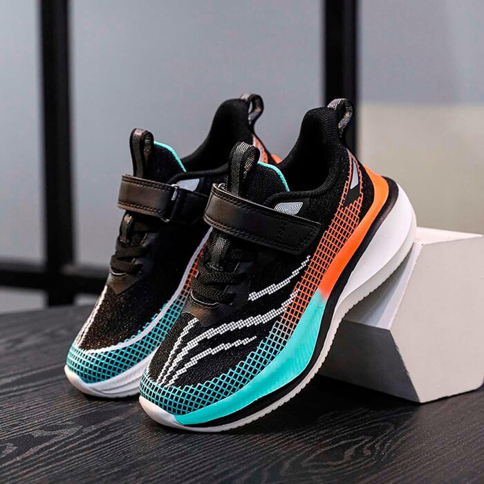 Дитячі кросівки для дівчаток та хлопчиків: спортивні, для занять тенісом, прогулянок, чорного кольору, 34 EU