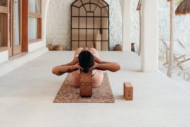 Йога-колесо Yoga Design Lab Mandala Black, коркове, екологічне, для глибокої розтяжки та покращення постави, надміцне, Дхарма-рад