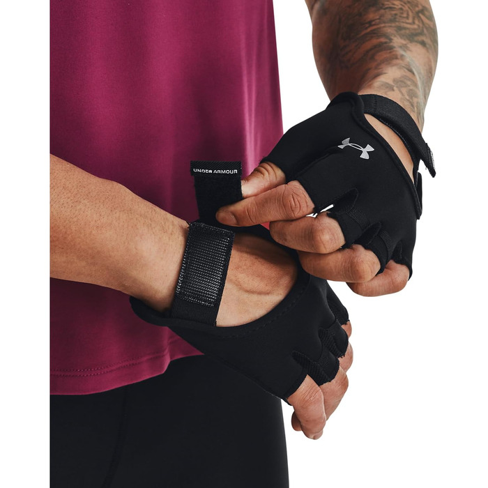 Спортивні рукавички Under Armour для жінок, півпальчикові (XS, чорний)