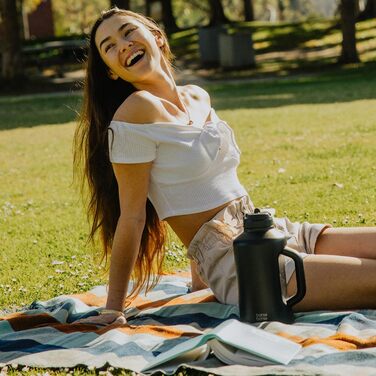 Ізольована пляшка для води BOTTLE з трубочкою та подвійним кришками, спортивна пляшка з нержавіючої сталі для чоловіків з ручкою, вакуумна сталь, для тренувань та спорту, 1,8 л, Чорний