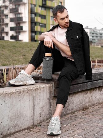 Скляна пляшка Spottle 1,5 л - для води та газованих напоїв, чорна, 1500 мл