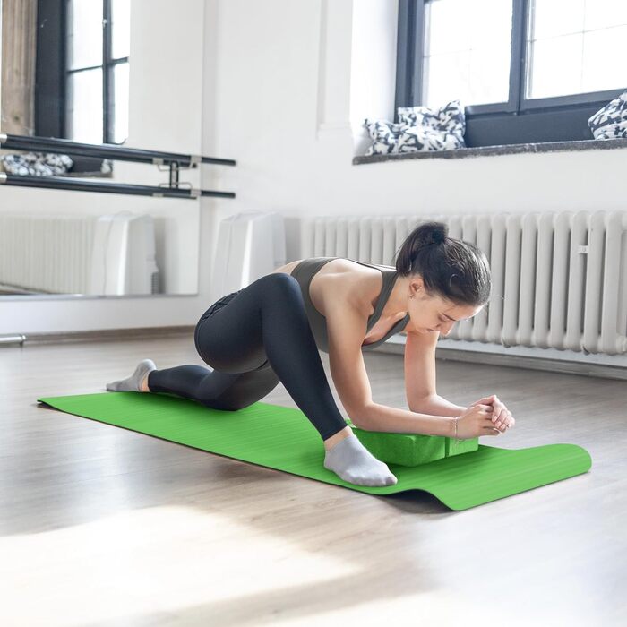 Набір для йоги BalanceFrom GoYoga 7 в 1: килимок 1/2'' з ременем, 2 блоки, рушник для килимка, рушник для рук, ремінь, наколінник, зелений