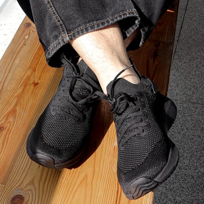 Чоловічі кросівки для бігу та занять спортом: чорні, легкі, дихаючі, slip-on, розмір 45 EU