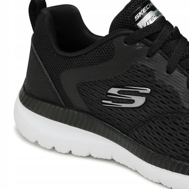 Жіночі спортивні кросівки Skechers 12607-BKW, розмір 39