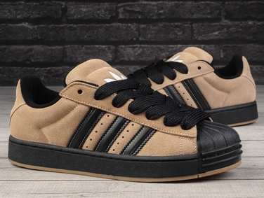 Жіночі спортивні кросівки Adidas, розмір 37 1/3