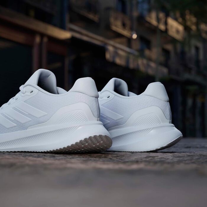 Жіночі кросівки для бігу adidas Runfalcon 5 Cloud White — білі, з амортизацією Cloudfoam та дихаючою сіткою, розмір 39 1/3 EU