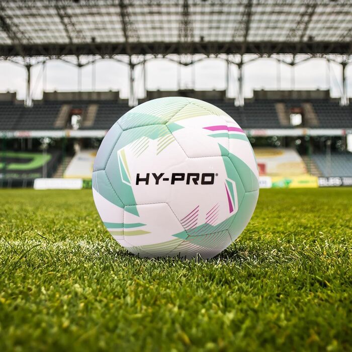 Футбольний м'яч Hy-Pro №5 з ПВХ покриттям для тренувань та ігор (Chevron Green)