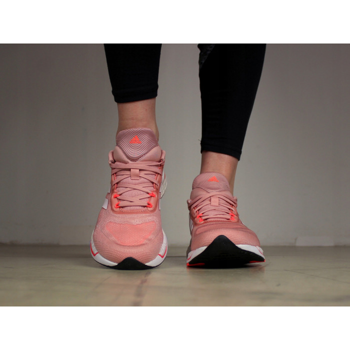 Жіночі спортивні кросівки Adidas, розмір 37 1/3