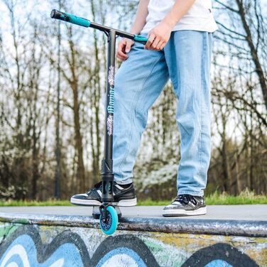 Скутер для трюків Movino Maniac: професійний фрістайл, IHC-компресія, дека Street, T-Bar 59x54 см, колеса 110 мм, ABEC 9, 3.8 кг, Holo/Blue