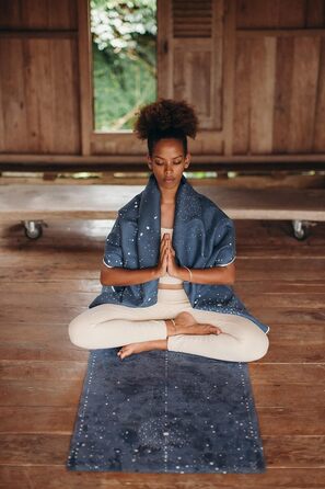 Рушник для йоги Hot Yoga від Yoga Design Lab | Нековзкий, легкий, з переробленої мікрофібри, швидковисихаючий, для гарячої йоги, спорту, подорожей (Celestial)