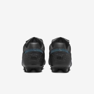 Кросівки футбольні Nike Premier 3 SG-Pro Anti-Clog Traction чорно-білі (37.5 EU)