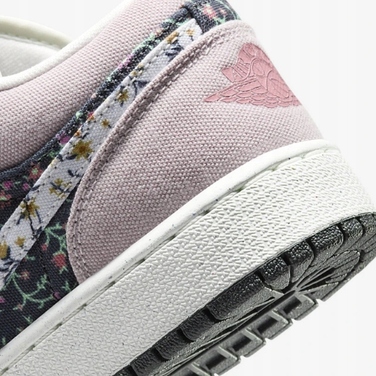 Кросівки Air Jordan 1 Low SE (GS) для дівчат, р. 36, зручне молодіжне взуття