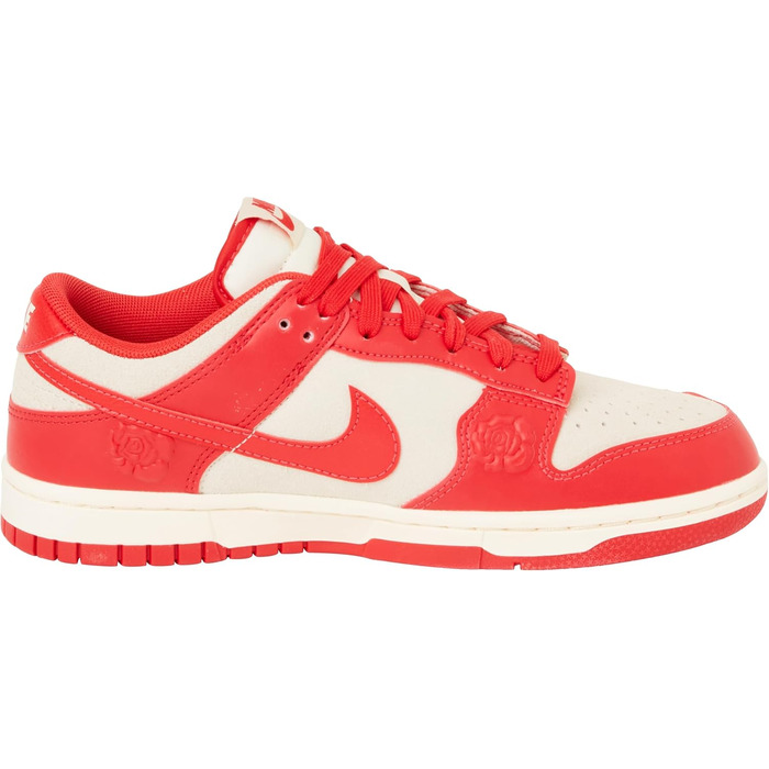 Кросівки Nike Dunk Low для жінок, біло-чорно-білі (40 EU, Coconut Milk University Red Pale Ivory)