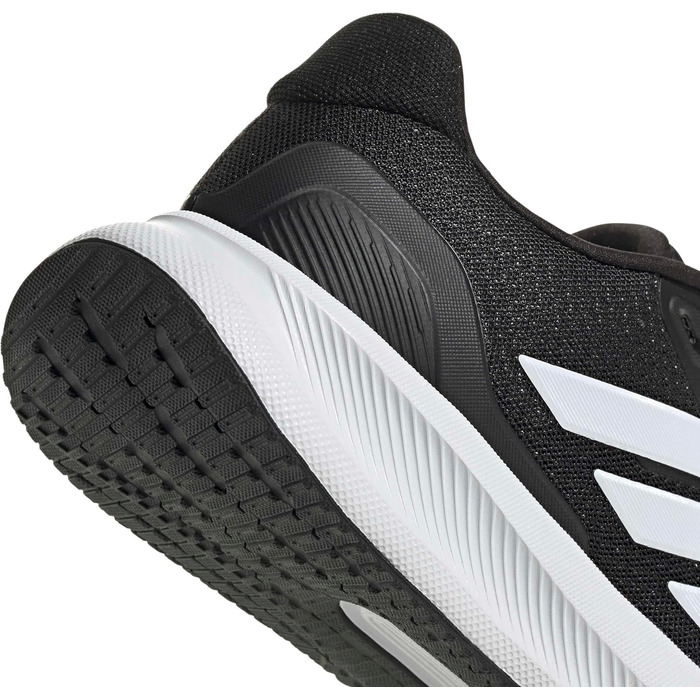 Жіночі бігові кросівки adidas Runfalcon 5 Wide, 38 EU, чорний/білий