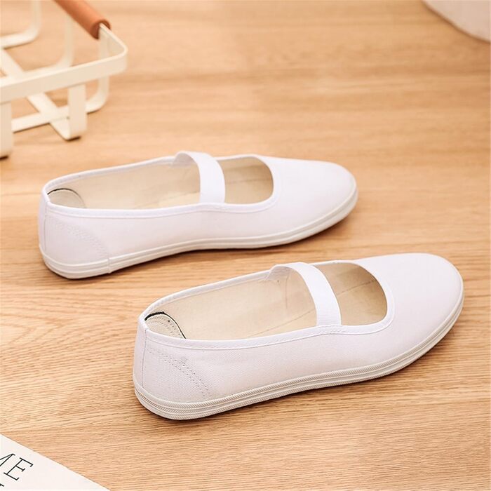 Жіноче взуття для бойових мистецтв: тай-чі, кунг-фу. Легкі повсякденні кеди з канвасу для тренувань. Розмір 42 EU, білий колір