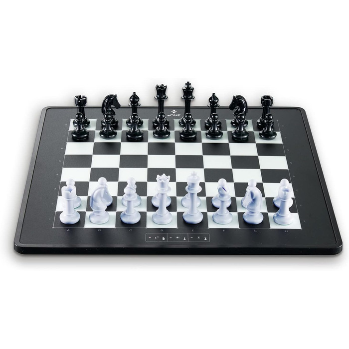 Millennium eONE – Електронна шахова дошка для онлайн-ігор на Lichess, Chess.com та Tornelo. 81 LED для відображення ходів. Li-Ion акумулятор, Bluetooth та USB.