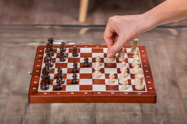 Магнітна дерев'яна шахова дошка 27x27 см з фігурами Square