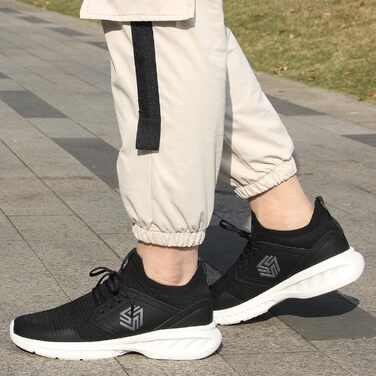 Кросівки чоловічі для бігу та занять спортом. Легкі, дихаючі, чорно-білі (44 EU)