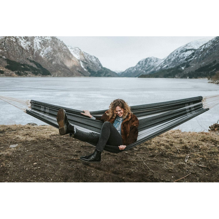 Гамак AMAZONAS Paradiso XXL Комфортний ручної роботи з Бразилії, 250х175 см, до 200 кг, колір Лава (Срібло)