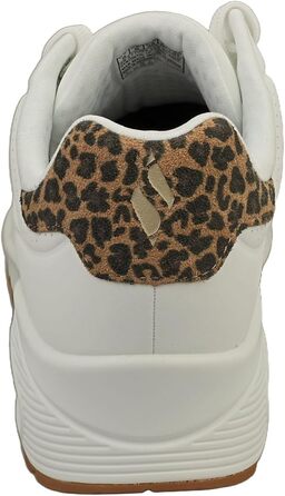 Кросівки Skechers Max Cushioning Delta для чоловіків, білі, з леопардовим принтом (41 EU)