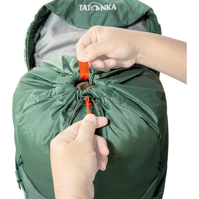 Рюкзак для туризму Tatonka Hike Pack 27 л, з вентиляцією спини та дощовиком, зелений