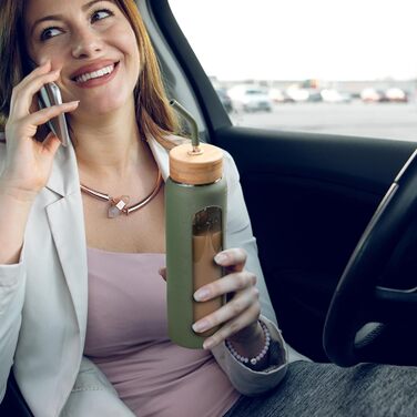 Скляна спортивна пляшка для води BLUEGO 900 мл з двома кришками та соломинкою, герметична, з часовою розміткою, без BPA, Oliver
