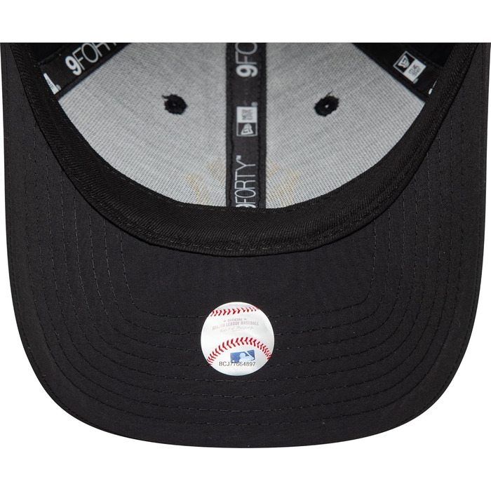 Кепка-бейсболка New Era унісекс, чорна, розмір M-L