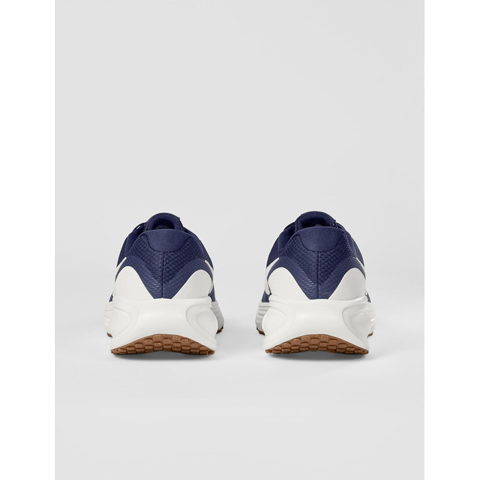 Кросівки Nike Revolution 8 для бігу по вулицях (38.5 EU, Phantom Black)