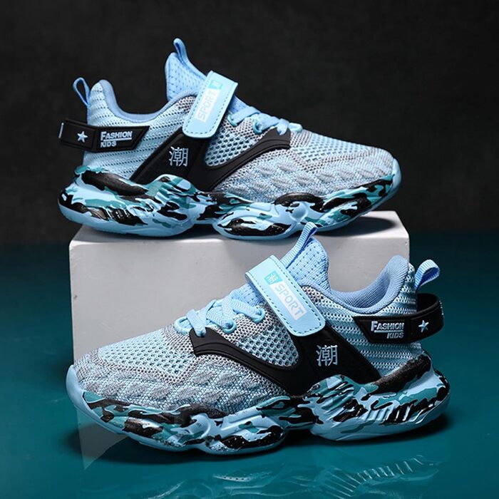 Дитячі кросівки для хлопчиків: сірі, дихаючі, з неслизькою підошвою. Ідеальні для занять спортом, фітнесу та активного відпочинку на вулиці. Зручні кросівки з клейкою застібкою, розмір 39 EU.