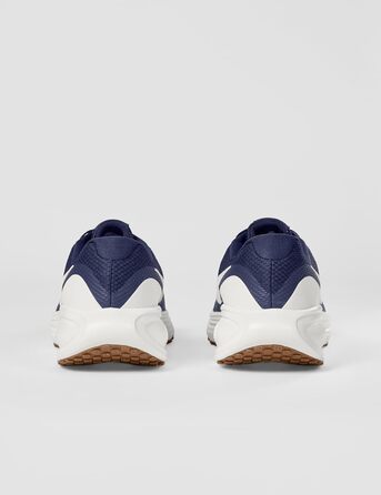 Кросівки Nike Revolution 8 для бігу по вулицях (38.5 EU, Phantom Black)