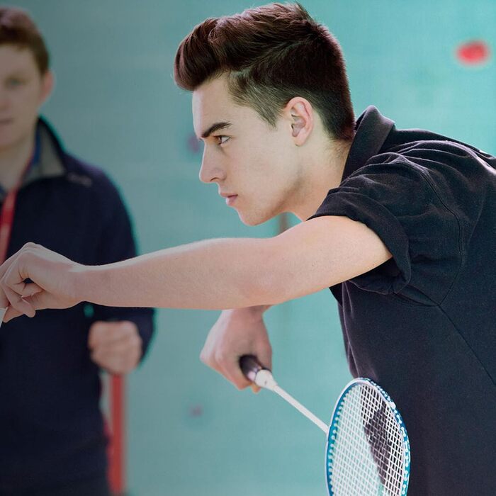 Набір для бадмінтону WHiZZ Carbon: 2 ракетки, м'ячики, обмотка, сумка. Легкі графітові ракетки для тренувань та відпочинку.