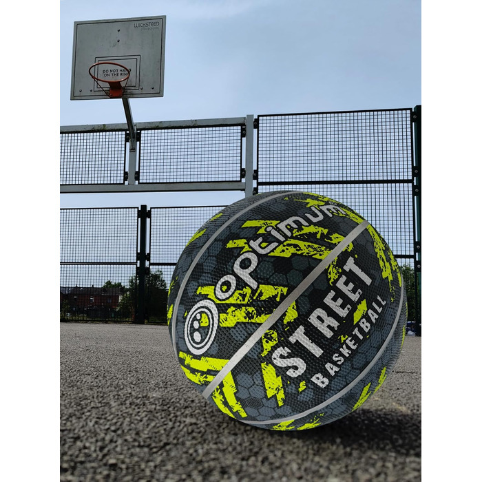 Баскетбольні м'ячі OPTIMUM: зносостійке зчеплення, універсальні для гри в приміщенні та на вулиці, оптимальний контроль та точність. (Розмір 7, Чорний/Жовтий)