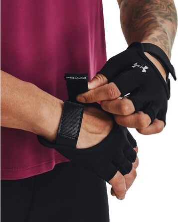 Спортивні рукавички Under Armour для жінок, півпальчикові (XS, чорний)