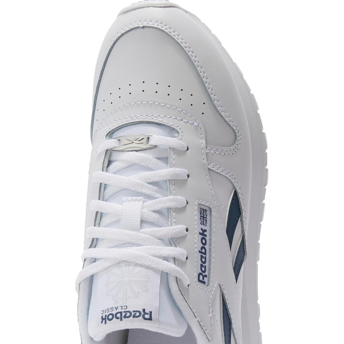 Кросівки Reebok Classic Leather для хлопчиків (37 EU, білий, Shadow Moon)