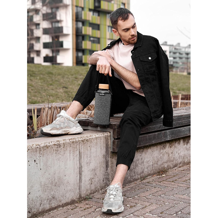 Скляна пляшка Spottle 1,5 л - для води та газованих напоїв, чорна, 1500 мл