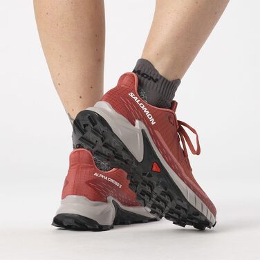 Жіночі трекінгові черевики Salomon Alphacross 5 (36 2/3 EU, Рожевий)