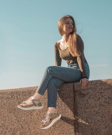 Зручні ортопедичні сандалії для трекінгу KuaiLu для жінок. Легкі сандалії для піших прогулянок та активного відпочинку. Розмір 36 EU, колір N Beige.