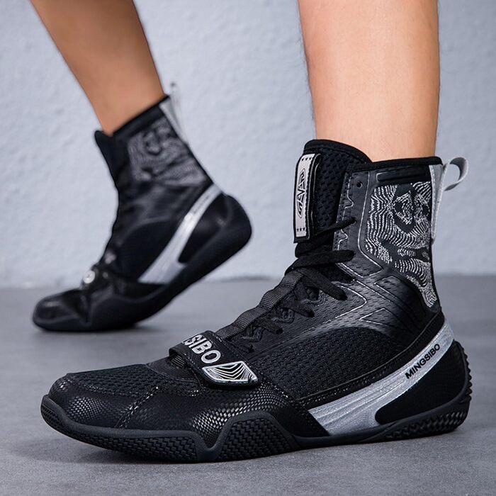Боксерські черевики для чоловіків та жінок, професійні боксерські черевики для тренувань та змагань, дихаючі, чорно-срібні (42 EU)