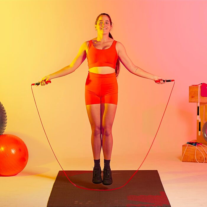 Набір скакалок Elite Jumps Freestyle PVC – преміум якість для фітнесу та кардіотренувань. Легкі, міцні скакалки з нерухомими ручками. Червоний/Однотонні (Getaway Solids)