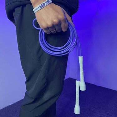 Професійне скакалка Elevate Speed Rope MAX з міцного PVC, нейлонового сердечника, довжина до 3 метрів, чорні/білі ручки (фіолетовий)