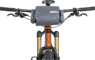 Велосумка на кермо EVOC HANDLEBAR PACK BOA, 2,5/5 л, водонепроникна, з BOA FIT SYSTEM, швидкий доступ з обох боків, карбонова сіра, для велосипеда