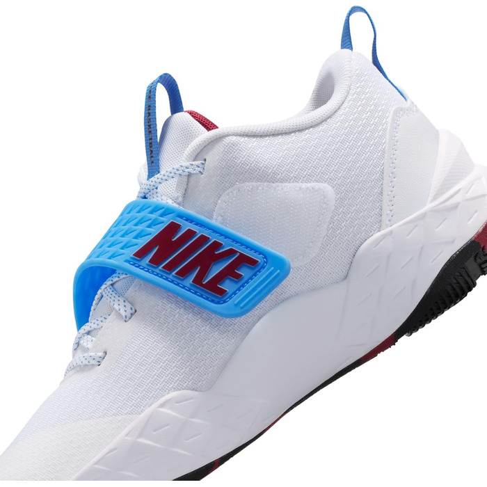Кросівки баскетбольні Nike Team Hustle D 12 (36.5 EU) білі, червоні, сині