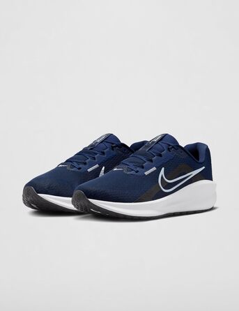 Кросівки Nike Downshifter 13 для чоловіків (41 EU, темно-синій, білий, чорний)