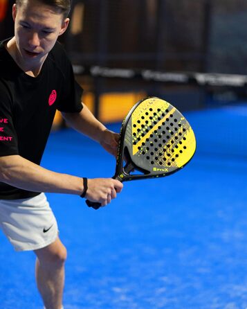 Плекачка для падел-тенісу PadelPursuit SpynX з 100% карбону, спеціальне покриття для кращого обертання, ракетка для чоловіків та жінок - 360г, легка та довговічна, чохол у подарунок