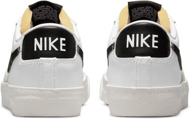 Кросівки Nike Air Zoom Pegasus 38 Shield для жінок, білі, чорні, білий відтінок (EU 37.5)