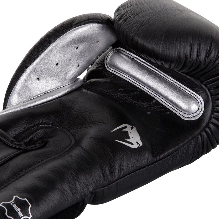 Боксерські рукавички Venum Giant 3.0 для муай-тай та кікбоксингу, 16 Oz, чорний/срібний