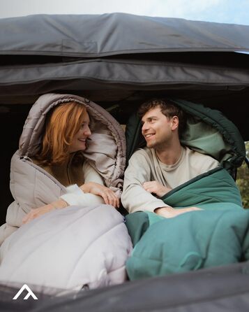 Сплячий мішок Qeedo Buddy 8 Outdoor для літа (8-25°C), 3 сезони, для дорослих та підлітків (до 200 см), компактний та легкий, поверхня Peach-Skin, колір Pinegreen