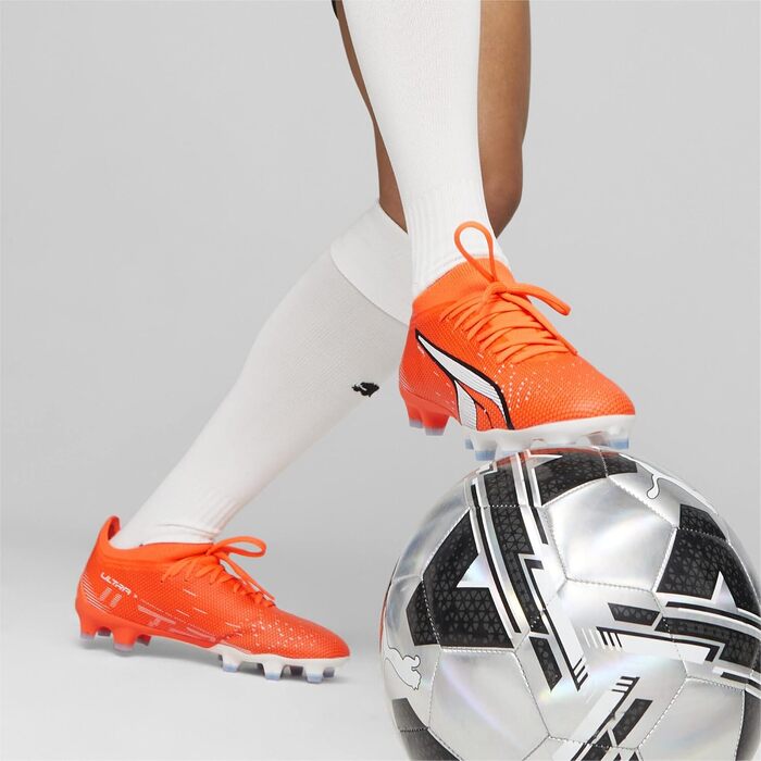 Жіночі футбольні бутси PUMA Ultra Match FG/AG, розмір 39 EU, Ultra Orange/Puma White/Blue Glimmer