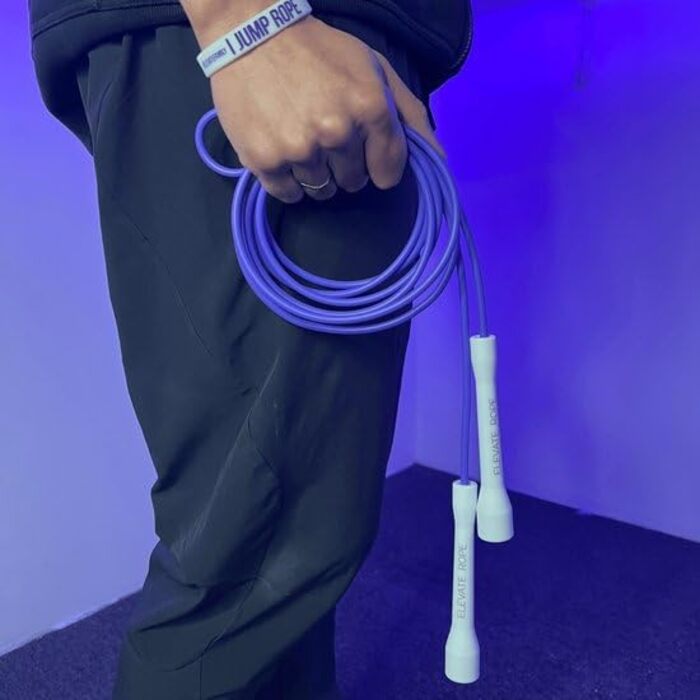Професійне скакалка Elevate Speed Rope MAX з міцного PVC, нейлонового сердечника, довжина до 3 метрів, чорні/білі ручки (фіолетовий)